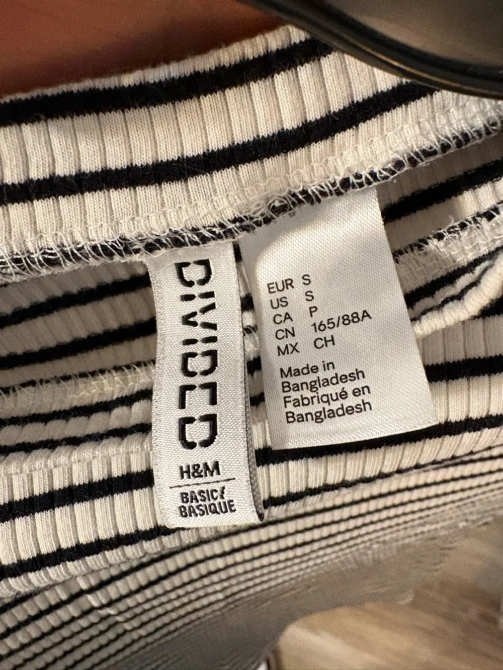 H&M Black and White Striped Ribbed Crop Top - Picture 3 of 3